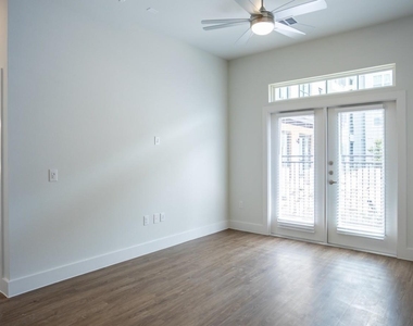 11111 Nexus Avenue - Photo Thumbnail 4