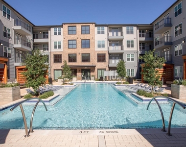 11111 Nexus Avenue - Photo Thumbnail 14