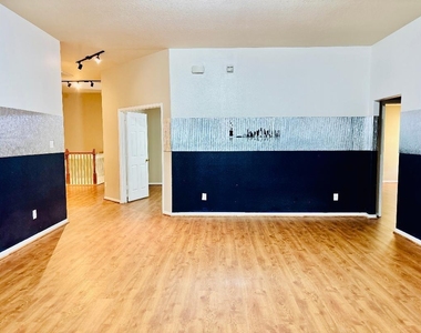 9947 Valance Way - Photo Thumbnail 23