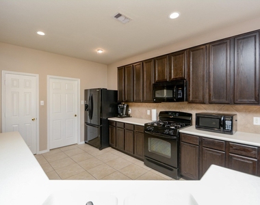 9947 Valance Way - Photo Thumbnail 7