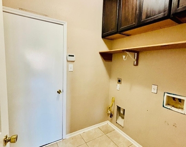 9947 Valance Way - Photo Thumbnail 41