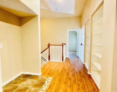 9947 Valance Way - Photo Thumbnail 20