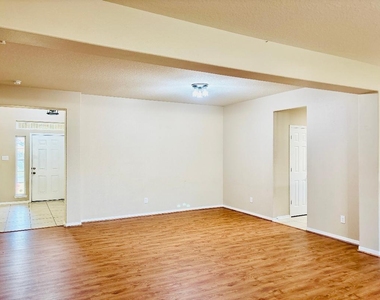 9947 Valance Way - Photo Thumbnail 12