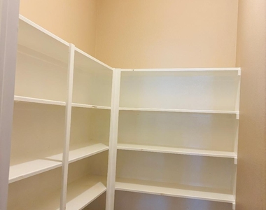 9947 Valance Way - Photo Thumbnail 39