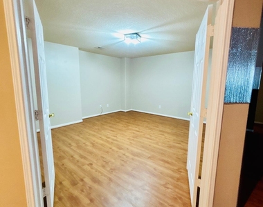 9947 Valance Way - Photo Thumbnail 22