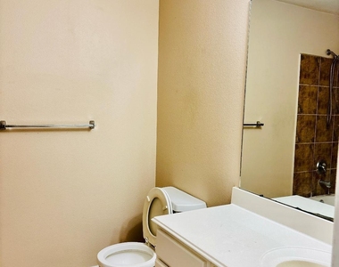 9947 Valance Way - Photo Thumbnail 35