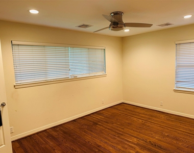 9758 Cedardale Drive - Photo Thumbnail 18