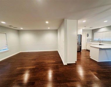 9758 Cedardale Drive - Photo Thumbnail 4