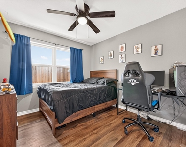 1005 Avenue D - Photo Thumbnail 27