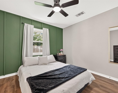1005 Avenue D - Photo Thumbnail 31