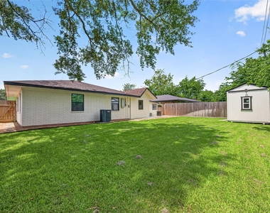 1005 Avenue D - Photo Thumbnail 36