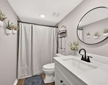 1005 Avenue D - Photo Thumbnail 33