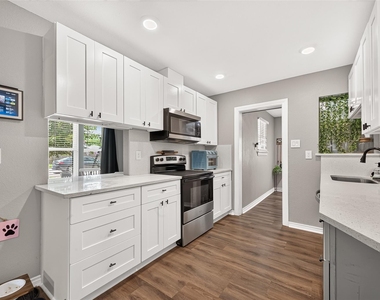 1005 Avenue D - Photo Thumbnail 23