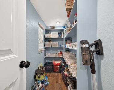 1005 Avenue D - Photo Thumbnail 25