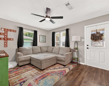 1005 Avenue D - Photo Thumbnail 7