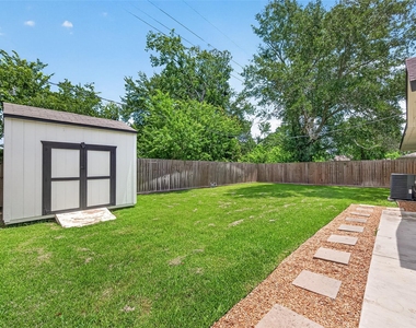 1005 Avenue D - Photo Thumbnail 34