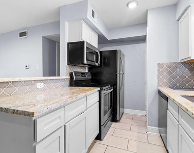 12100 Melville Drive - Photo Thumbnail 7