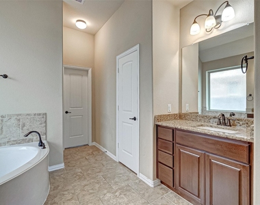 4814 Sequoia Park Lane - Photo Thumbnail 27
