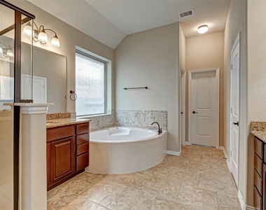 4814 Sequoia Park Lane - Photo Thumbnail 25