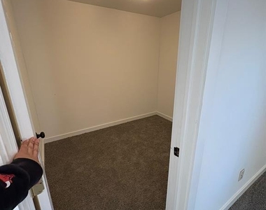 580 Chestnut - Photo Thumbnail 9