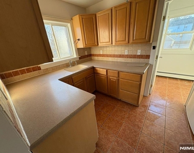 580 Chestnut - Photo Thumbnail 6