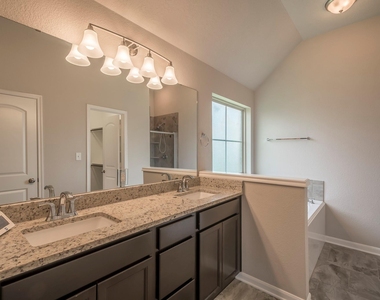 7418 Masters Drive - Photo Thumbnail 12