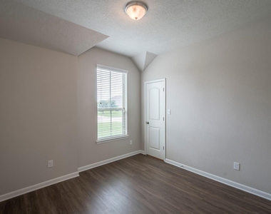 7418 Masters Drive - Photo Thumbnail 17
