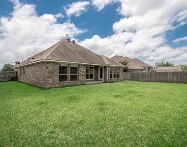 7418 Masters Drive - Photo Thumbnail 20