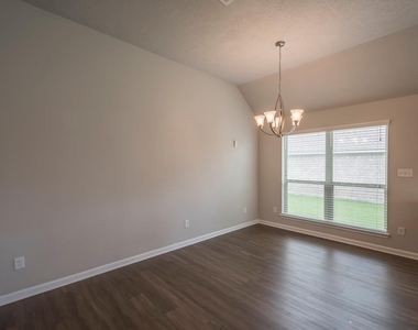 7418 Masters Drive - Photo Thumbnail 5