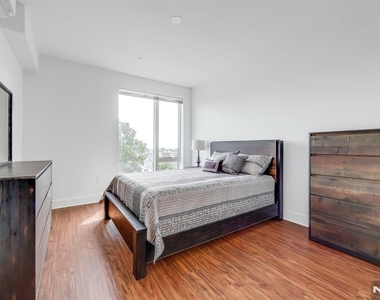 85 Ridge - Photo Thumbnail 13