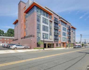 85 Ridge - Photo Thumbnail 1