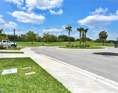 20545 Hazelnut Court S - Photo Thumbnail 32