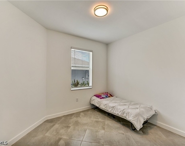 20545 Hazelnut Court S - Photo Thumbnail 15