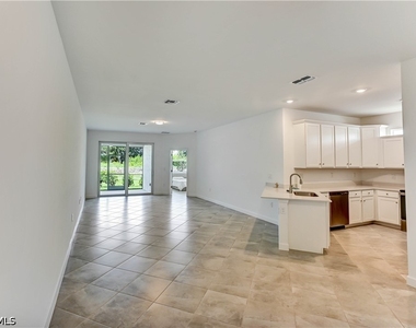 20545 Hazelnut Court S - Photo Thumbnail 11