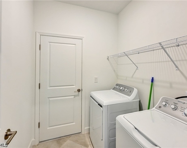 20545 Hazelnut Court S - Photo Thumbnail 10
