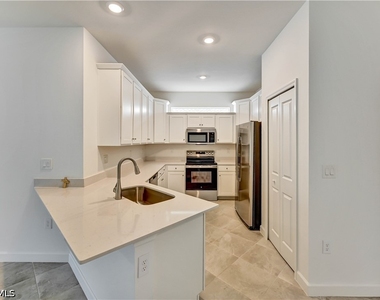 20545 Hazelnut Court S - Photo Thumbnail 19