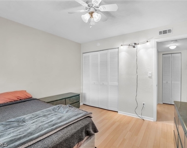 4640 Chantelle Drive - Photo Thumbnail 14