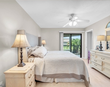 4640 Chantelle Drive - Photo Thumbnail 18