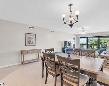 4640 Chantelle Drive - Photo Thumbnail 8