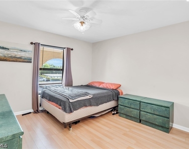 4640 Chantelle Drive - Photo Thumbnail 13