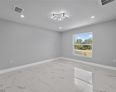 3211 43rd Street Sw - Photo Thumbnail 5