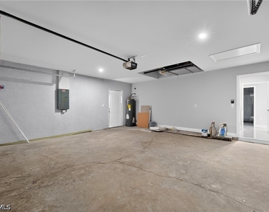3211 43rd Street Sw - Photo Thumbnail 24
