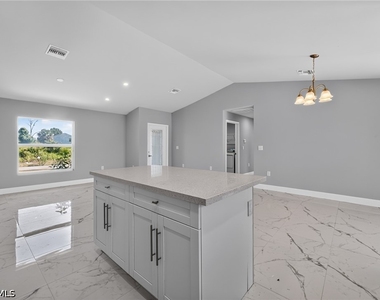 3211 43rd Street Sw - Photo Thumbnail 13