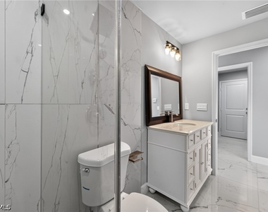 3211 43rd Street Sw - Photo Thumbnail 17