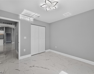 3211 43rd Street Sw - Photo Thumbnail 14