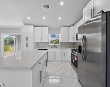 3211 43rd Street Sw - Photo Thumbnail 11