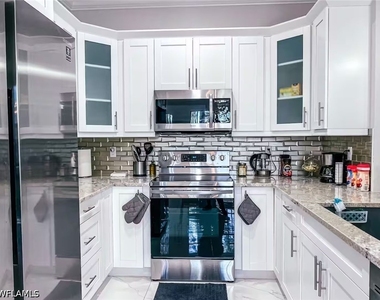 2396 50th Avenue Ne - Photo Thumbnail 6