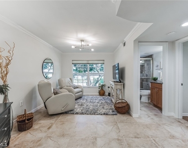 5633 Turtle Bay Drive - Photo Thumbnail 4