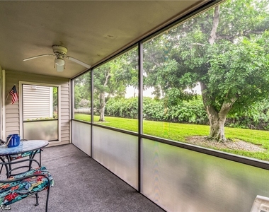 8081 S Woods Circle - Photo Thumbnail 12