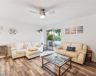 8081 S Woods Circle - Photo Thumbnail 14